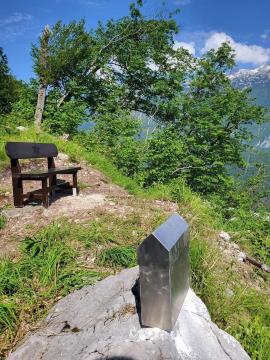 POHOD DO KLOPIC »NA POLICI« 7